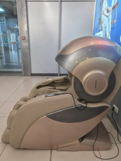 Массажное кресло Ergonova Robotouch 3 Universe Beige